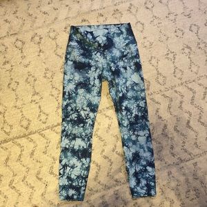 Lululemon patterned leggings!